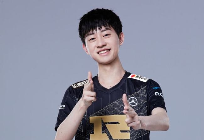 但他高昂的 但他高昂的