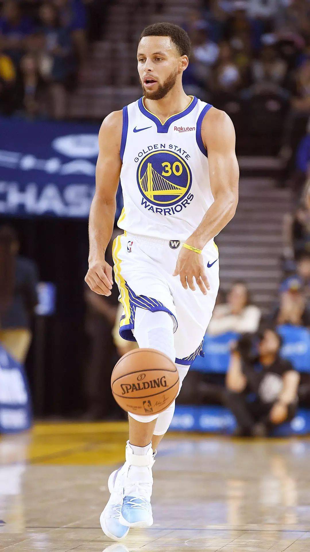 跌出前六 跌出前六