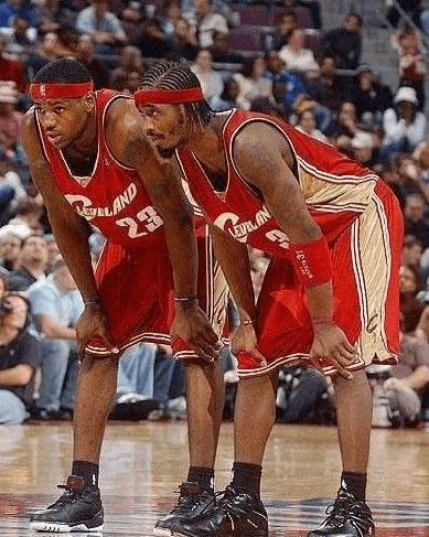 吸引两侧收 吸引两侧收